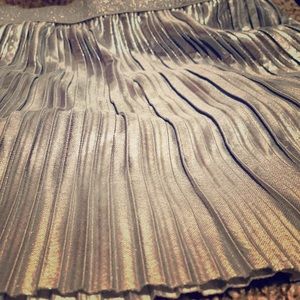 6x metallic little girls skirt $10
